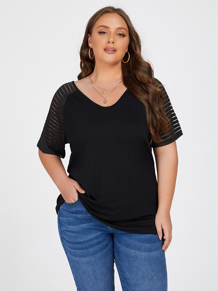 Plus Black Lace Patchwork  V-Neck Tee