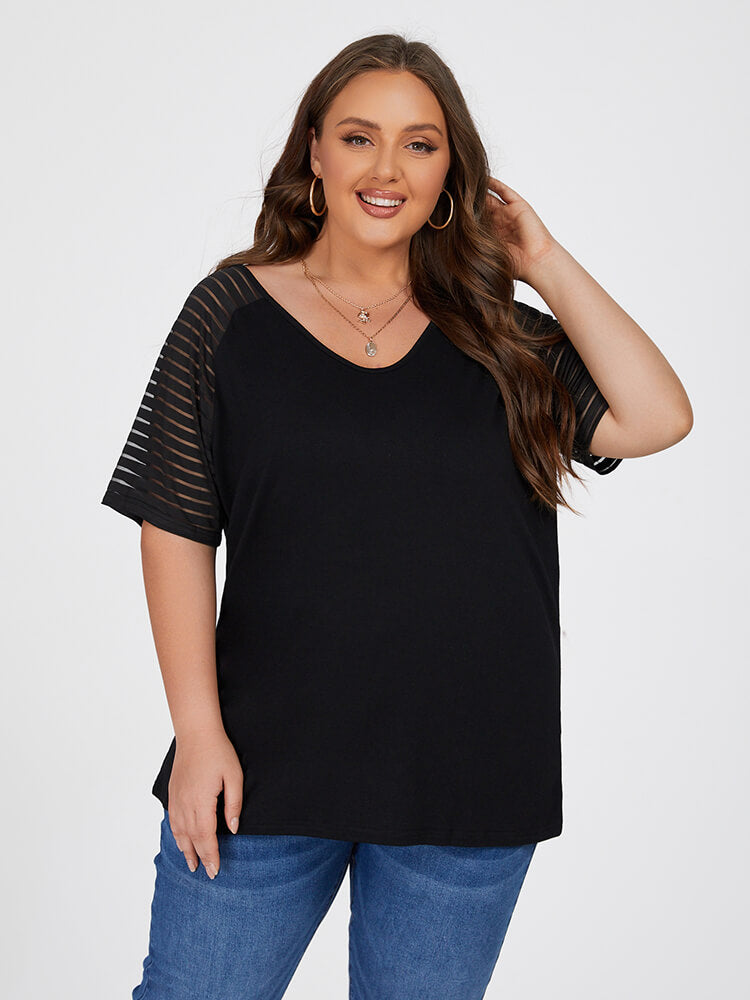Plus Black Lace Patchwork  V-Neck Tee