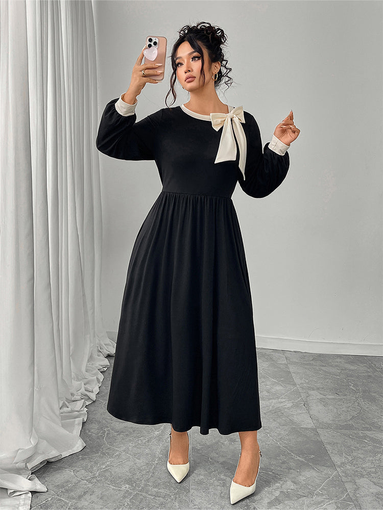 Round Neck Bow Detail Pleated Dress