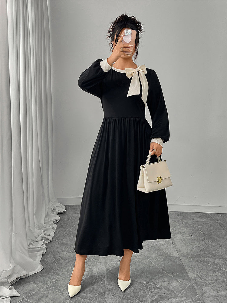 Round Neck Bow Detail Pleated Dress