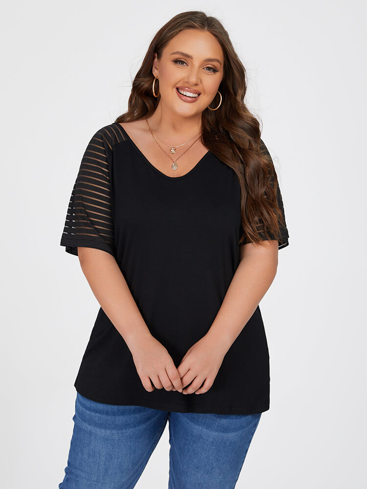 Plus Black Lace Patchwork  V-Neck Tee